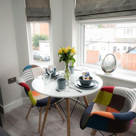 Laurel House Apartment Reading Bilik gambar