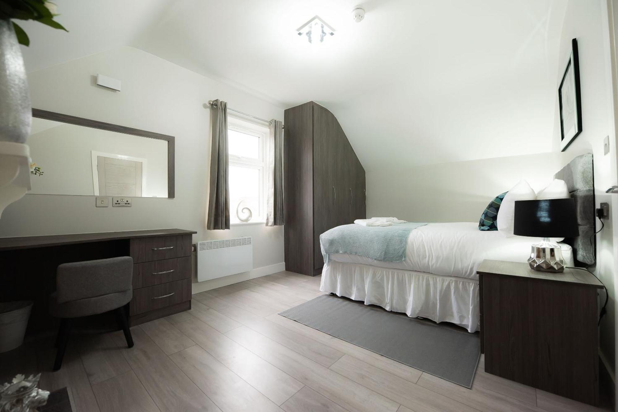 Laurel House Apartment Reading Bilik gambar