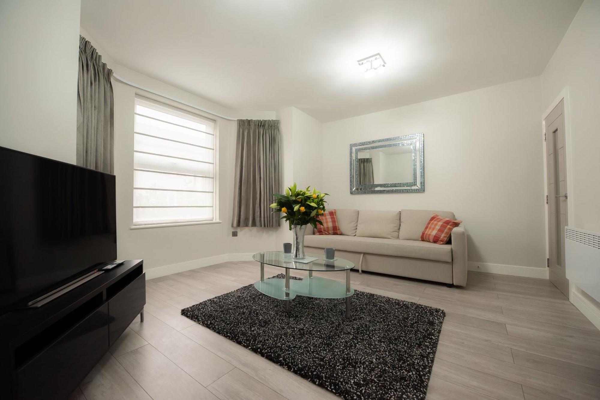 Laurel House Apartment Reading Bilik gambar
